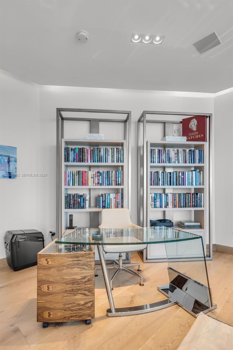 350 Ocean Dr Unit: LPH2N