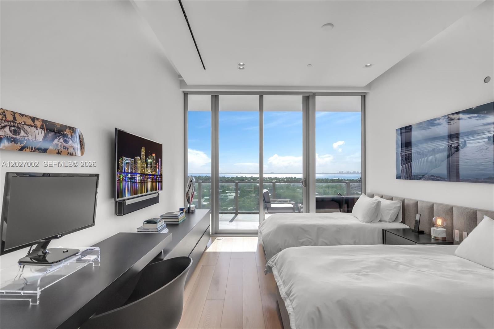 350 Ocean Dr Unit: LPH2N