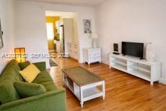 439 15th St # 11