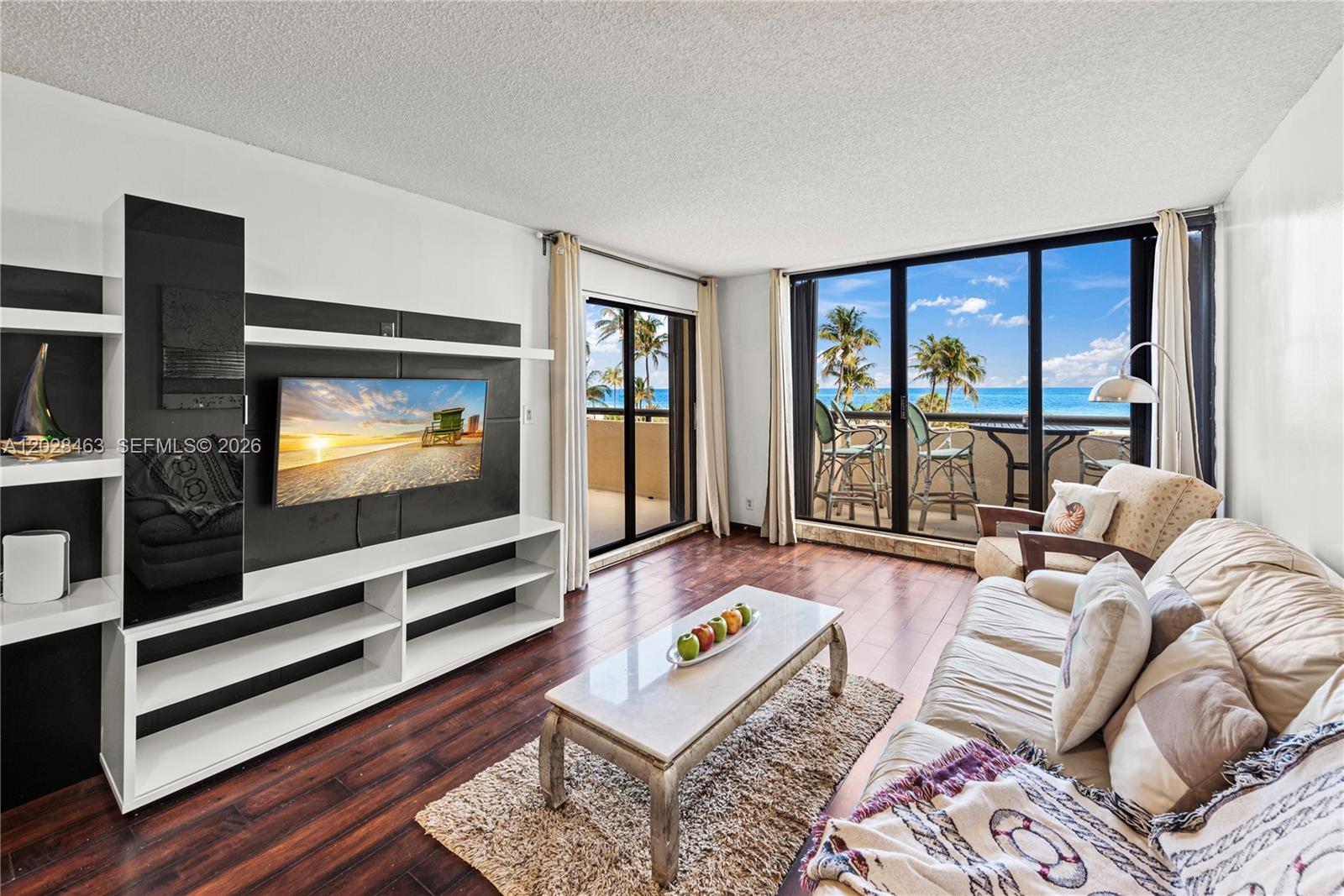 2555 Collins Ave # 403
