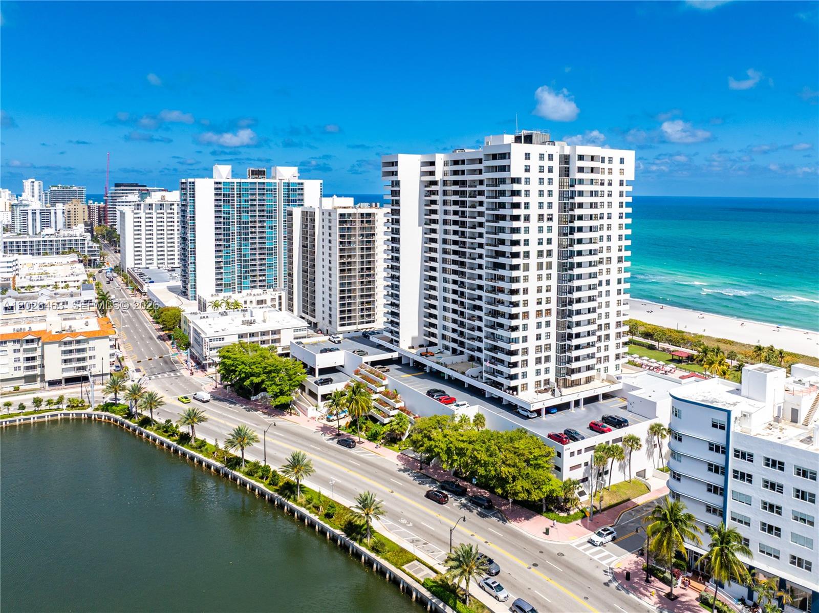 2555 Collins Ave # 403
