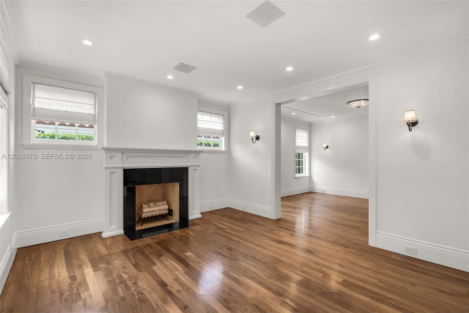 1233 Alegriano Ave