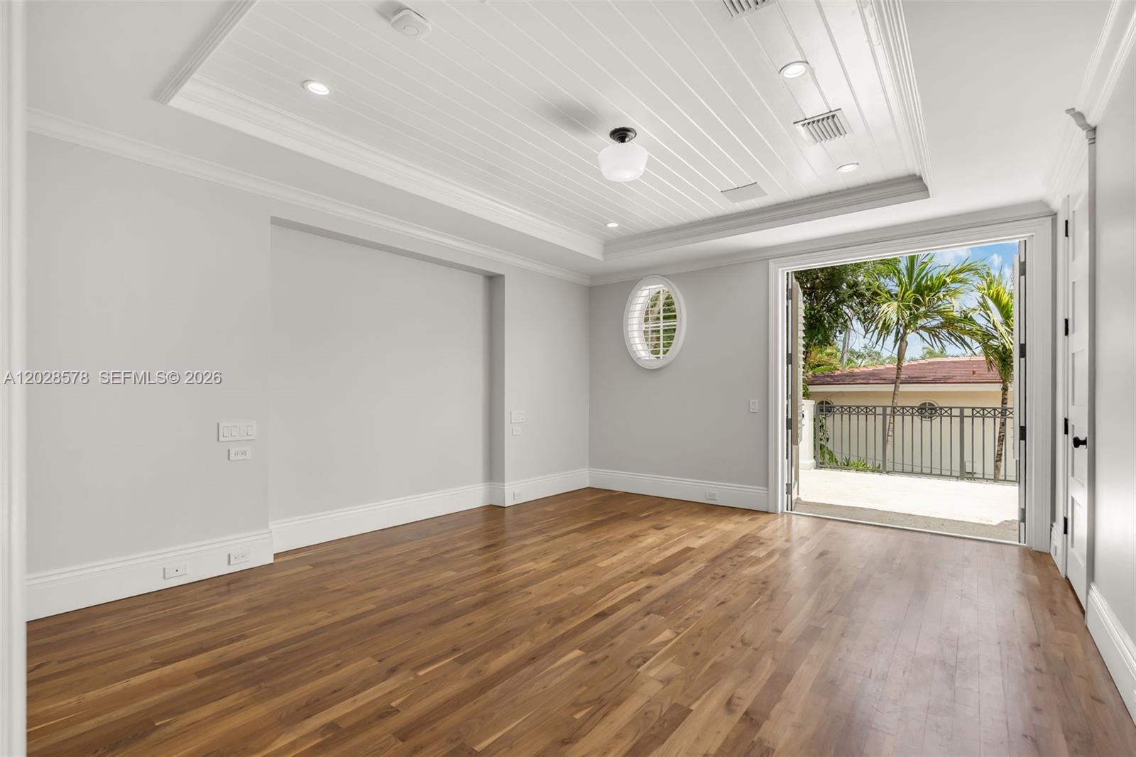 1233 Alegriano Ave