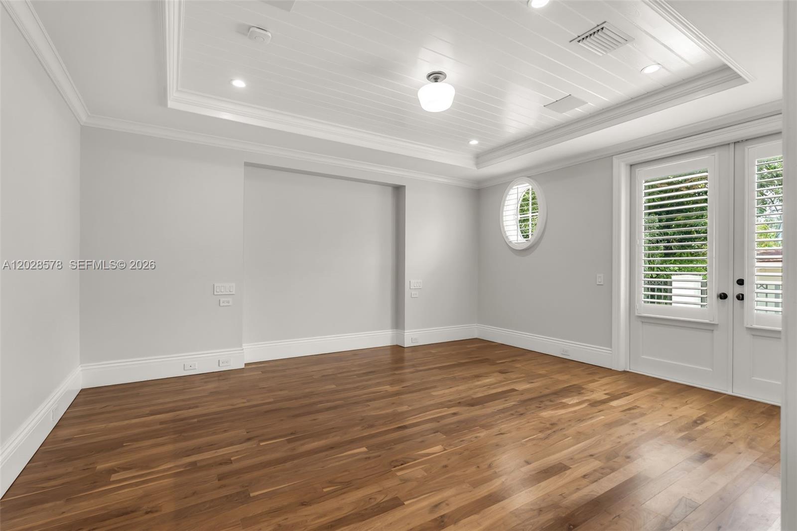 1233 Alegriano Ave