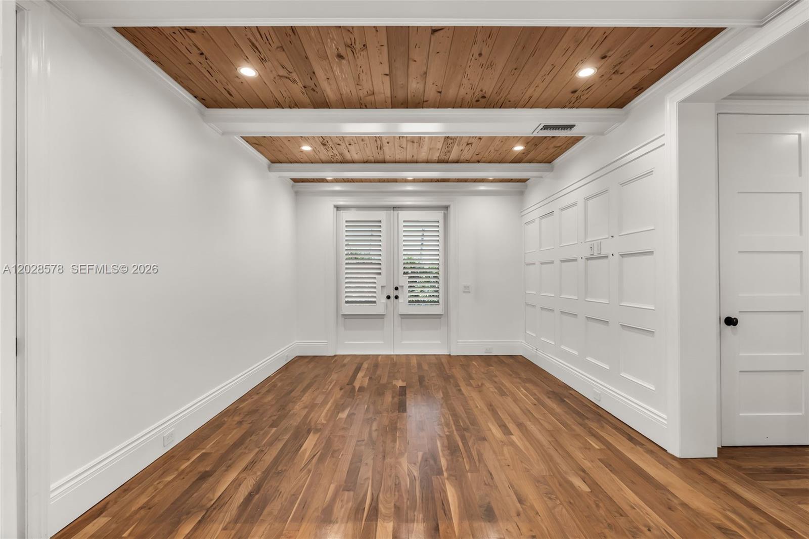 1233 Alegriano Ave