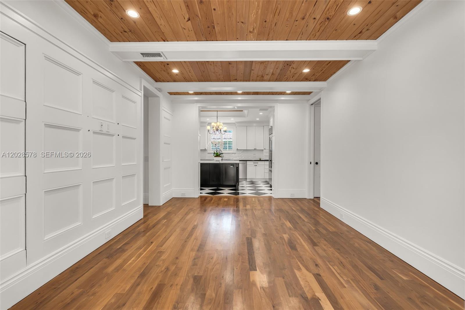 1233 Alegriano Ave