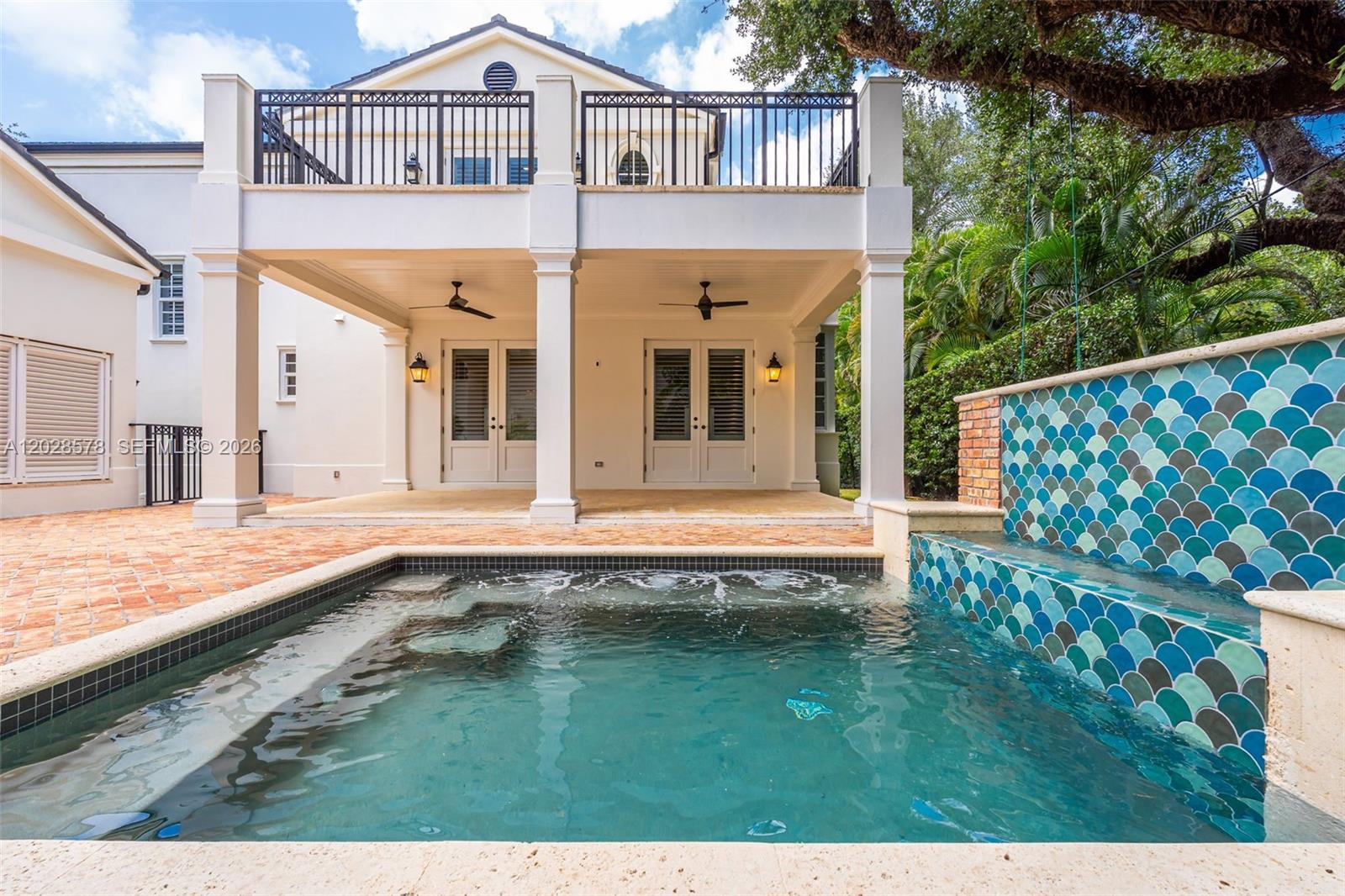 1233 Alegriano Ave