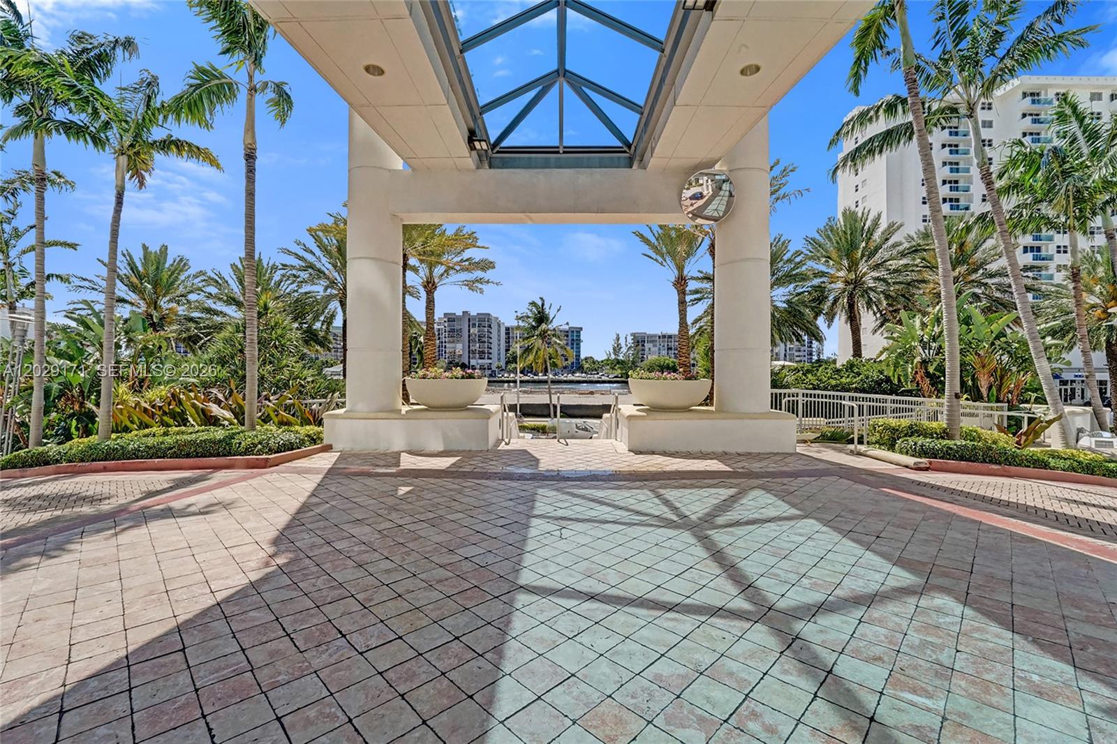 3101 S Ocean Dr # 2208