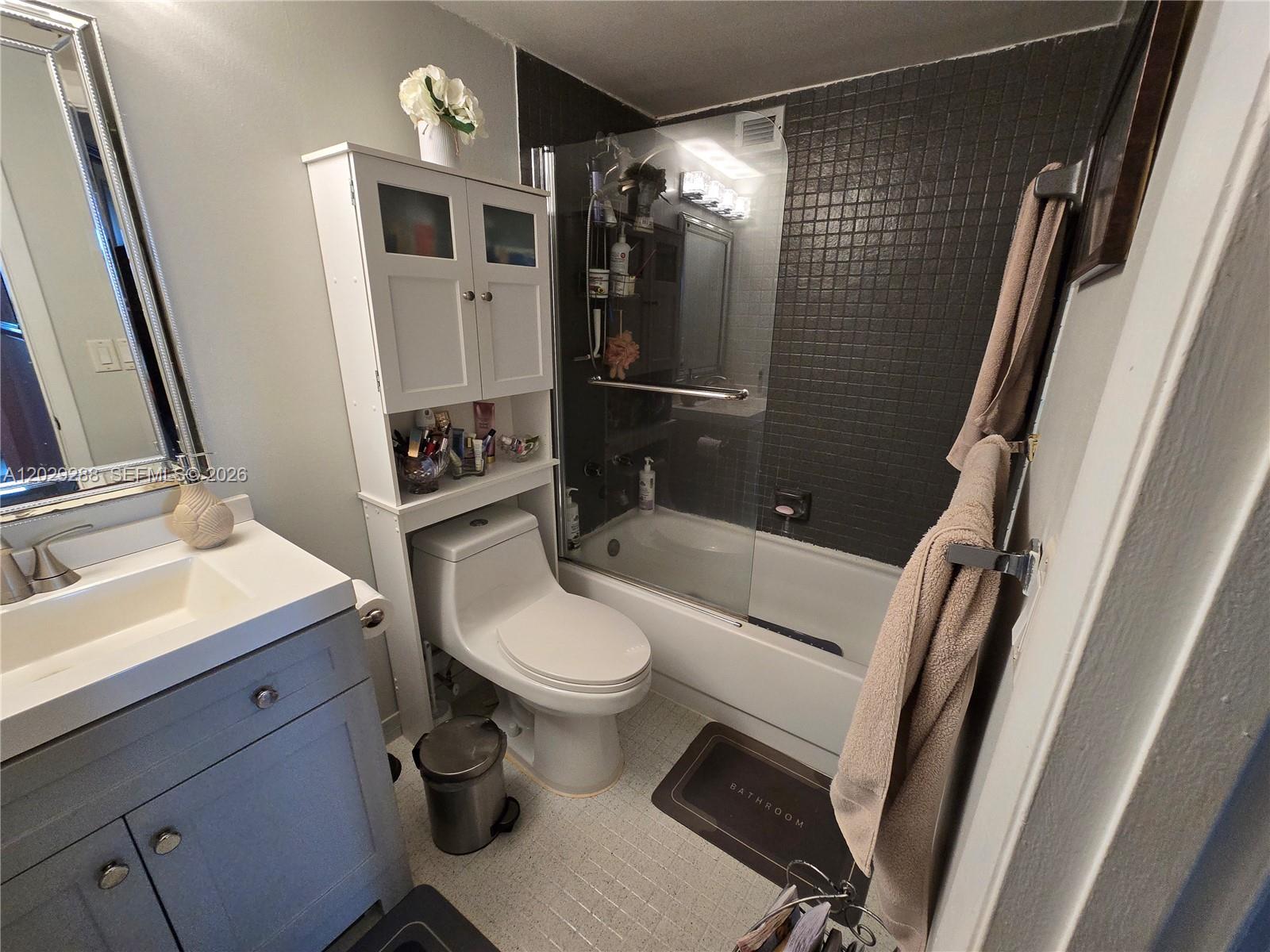 400 Leslie Dr # 416