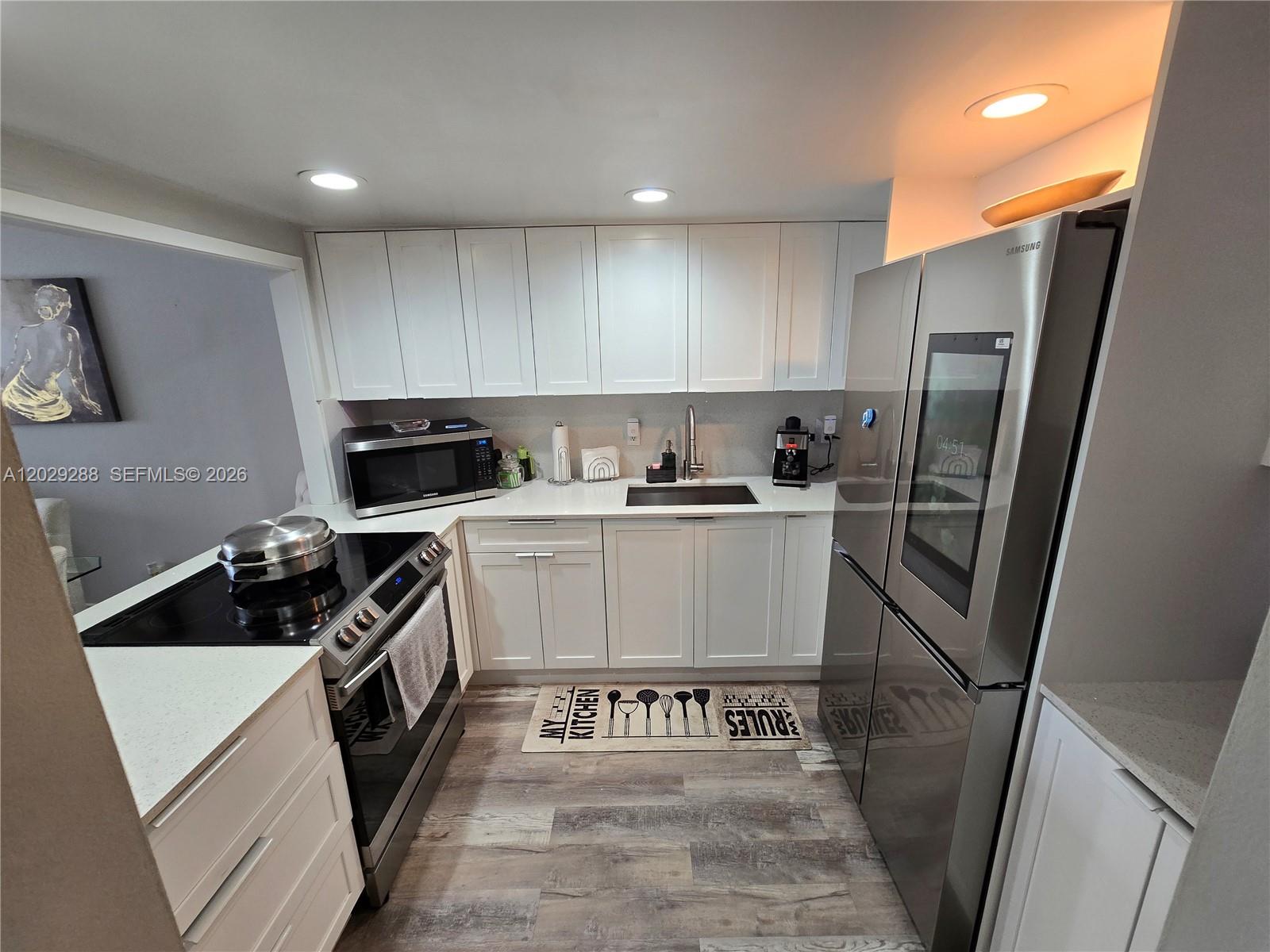 400 Leslie Dr # 416