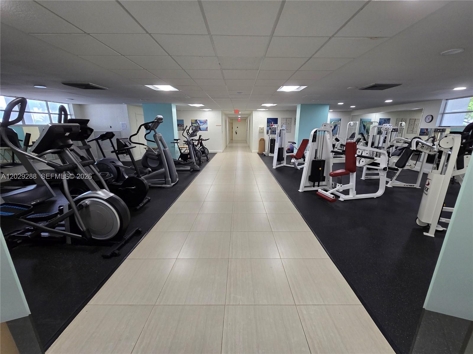 400 Leslie Dr # 416