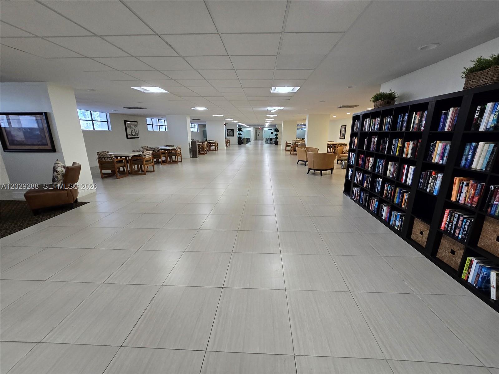 400 Leslie Dr # 416