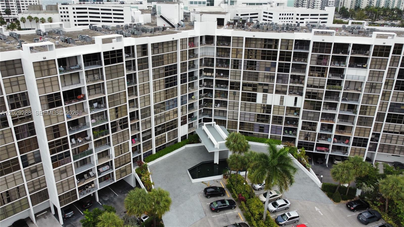 400 Leslie Dr # 416