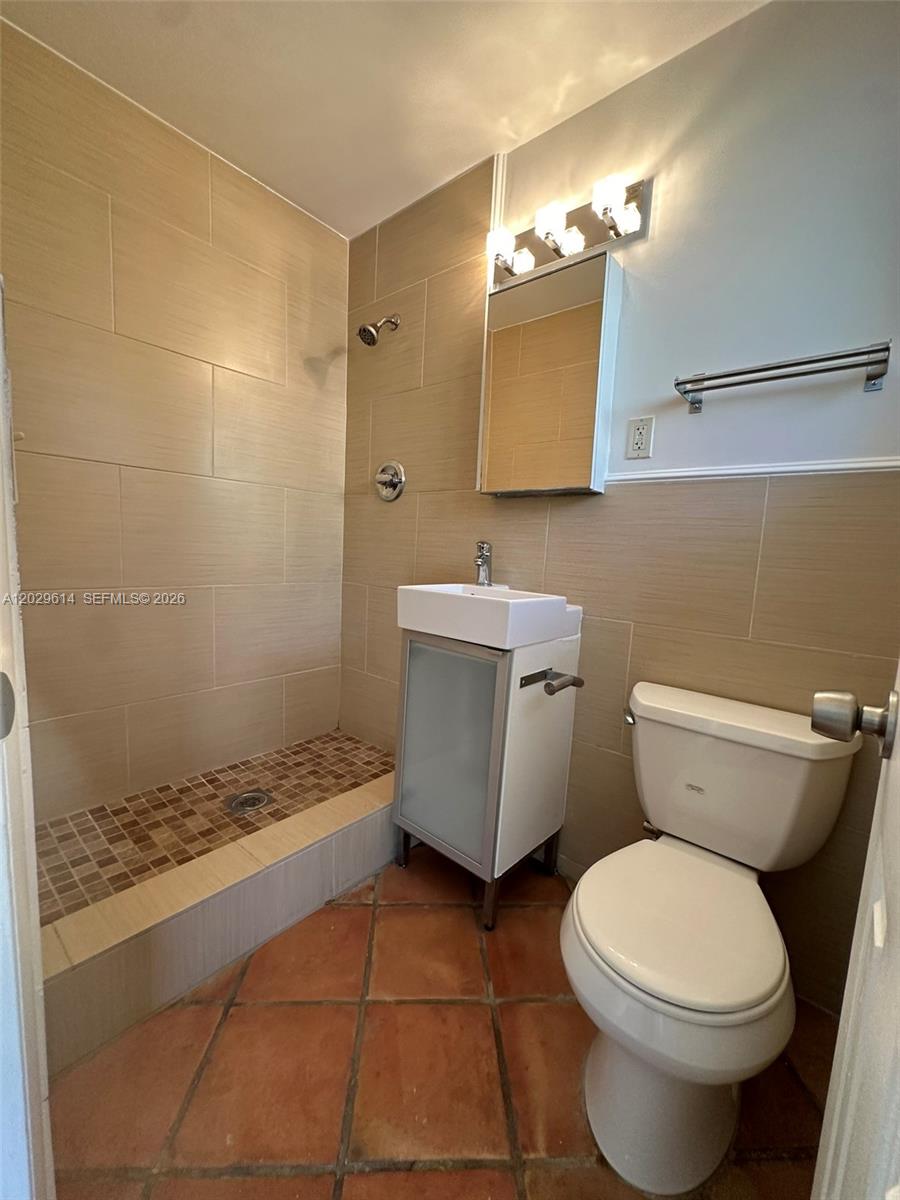 1324 NE 16th Ave # 2