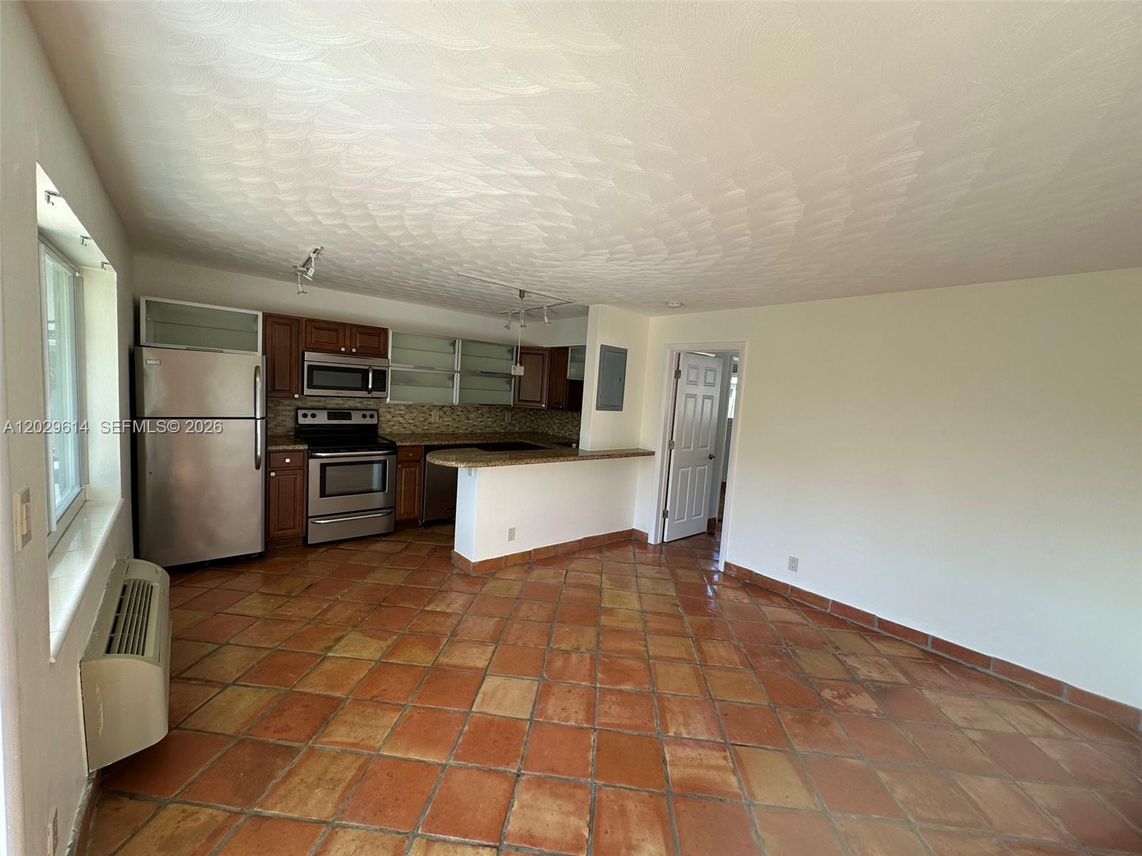1324 NE 16th Ave # 2