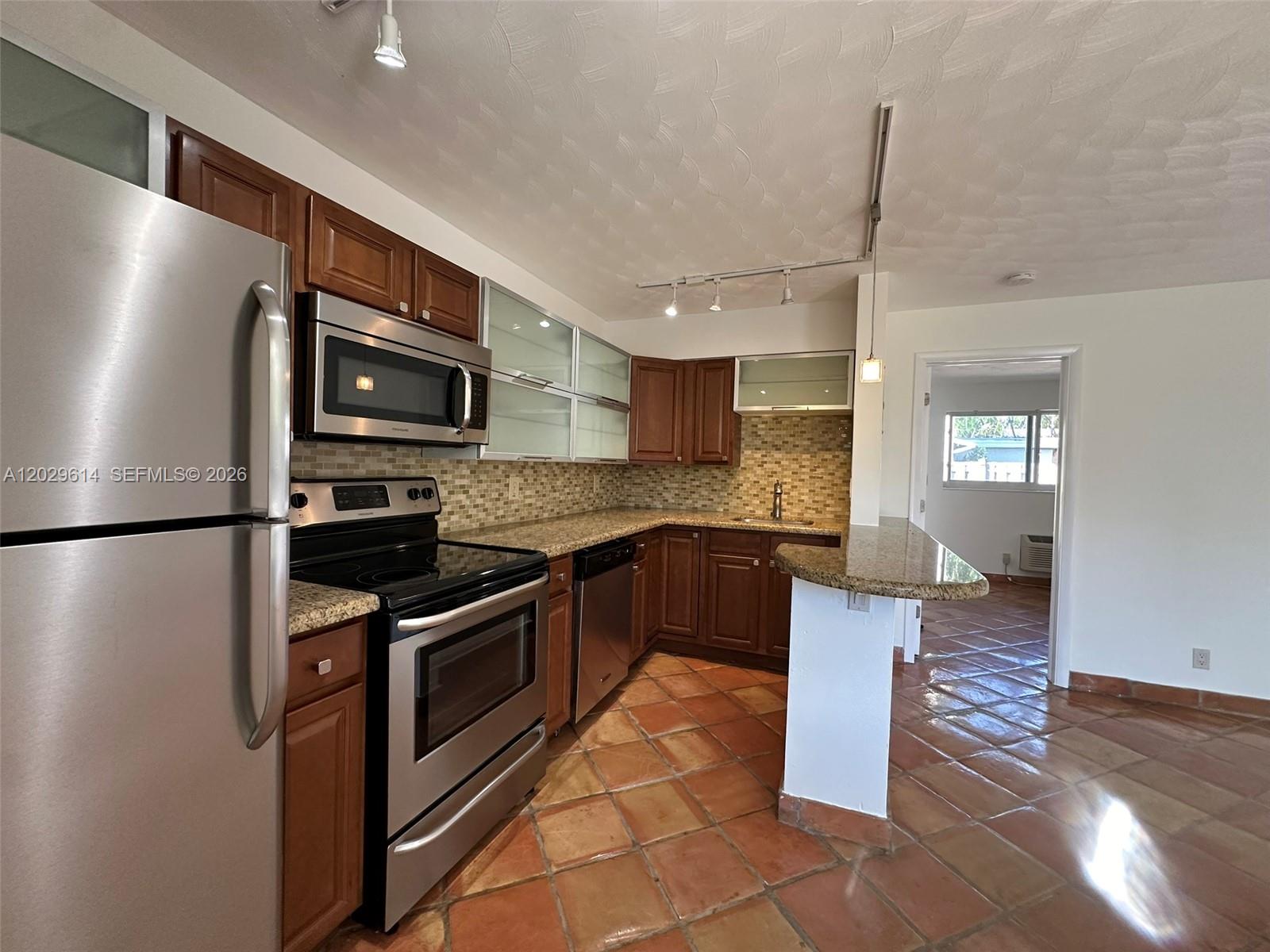 1324 NE 16th Ave # 2