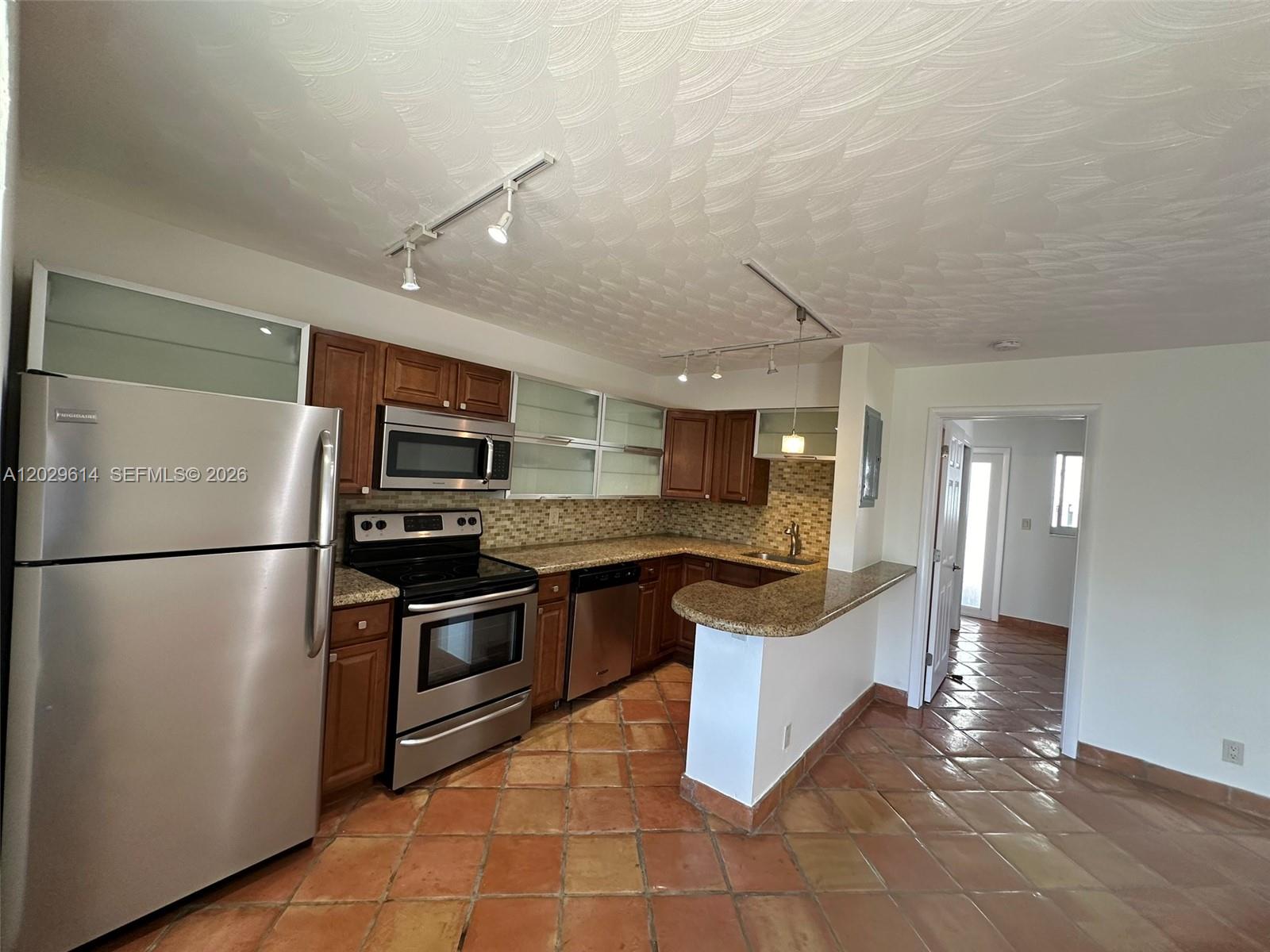 1324 NE 16th Ave # 2