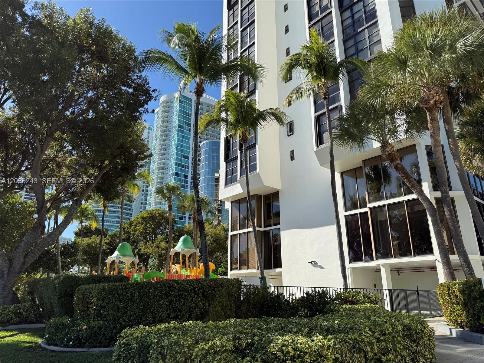 1925 Brickell Ave # 1403