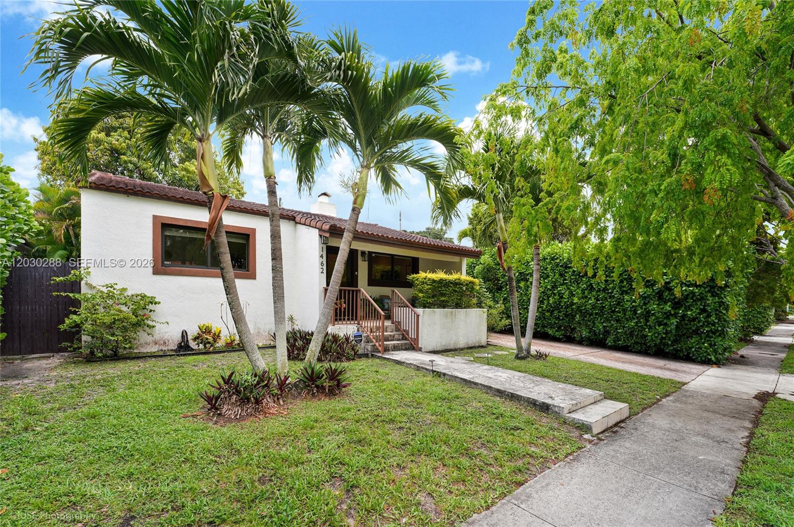 1462 SW 17th St