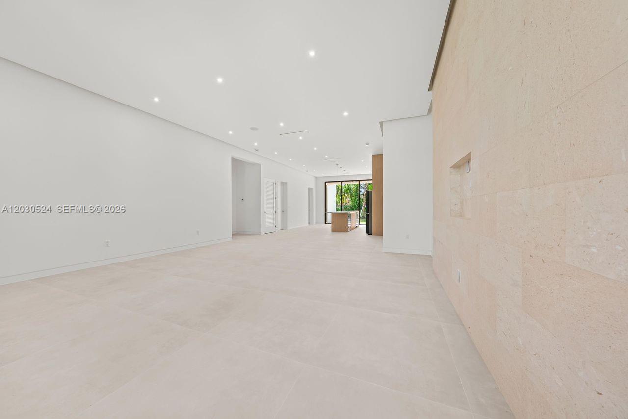 1910 SW 33rd Ave