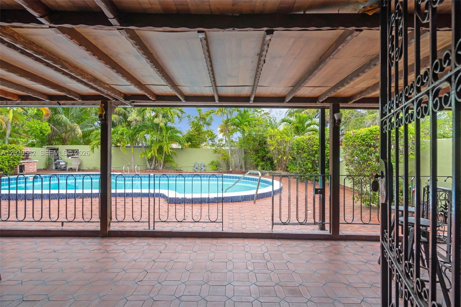 1320 SW 84th Ave