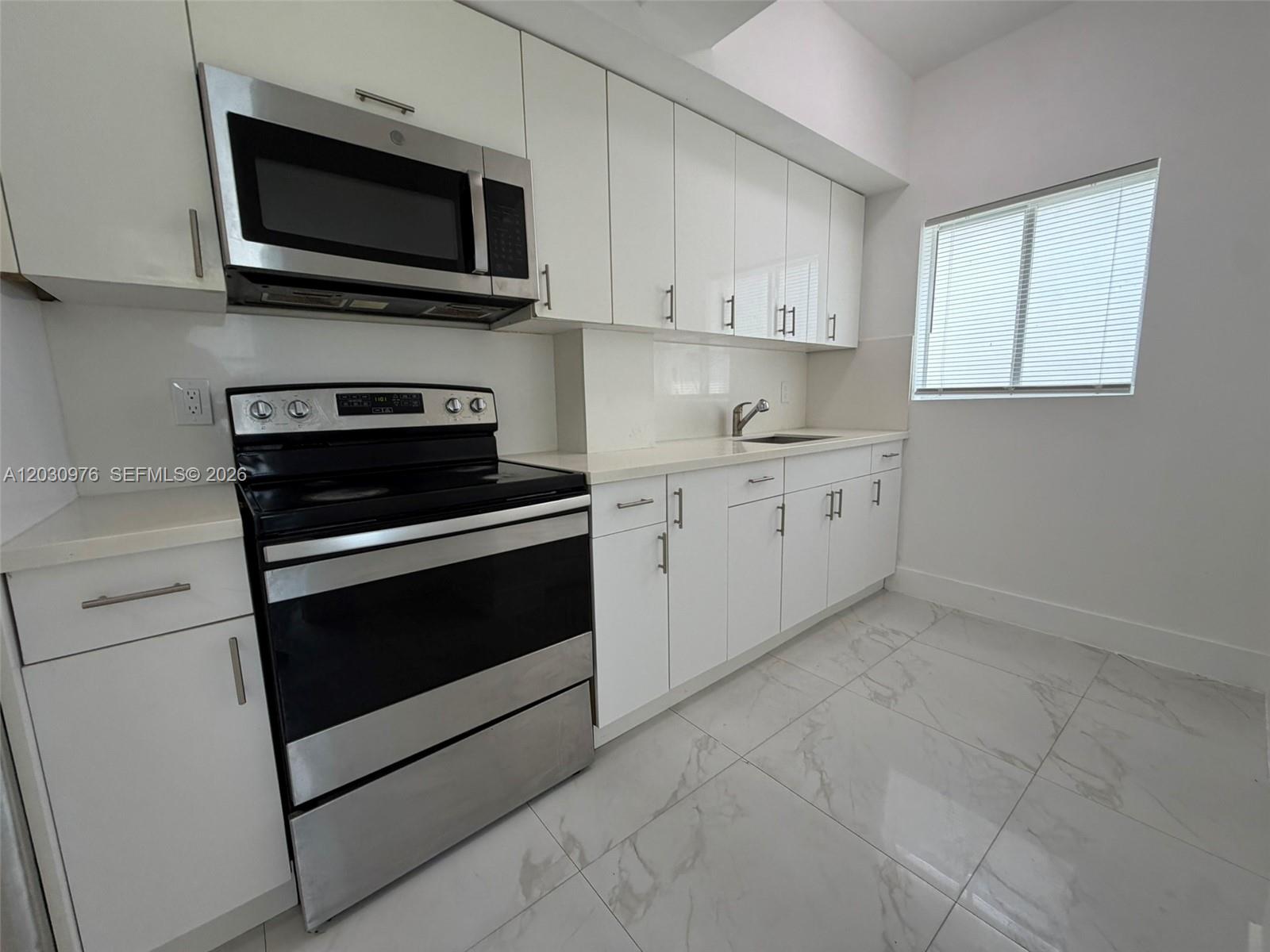 115 SW 11th Ave # 1