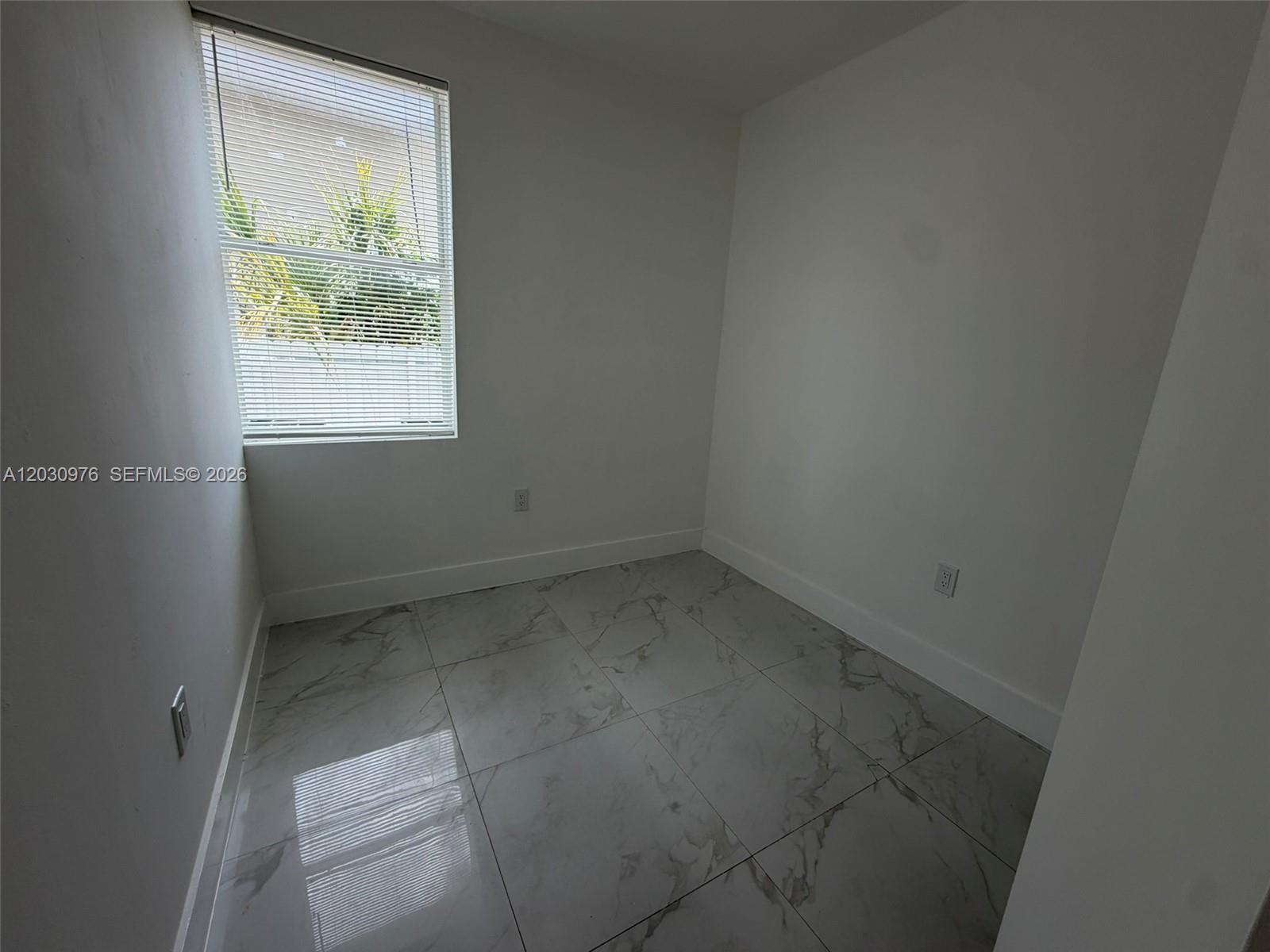 115 SW 11th Ave # 1