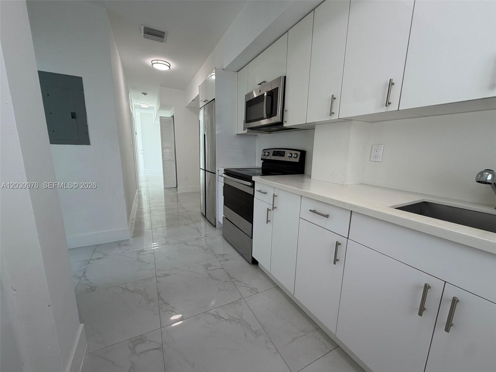 115 SW 11th Ave # 1