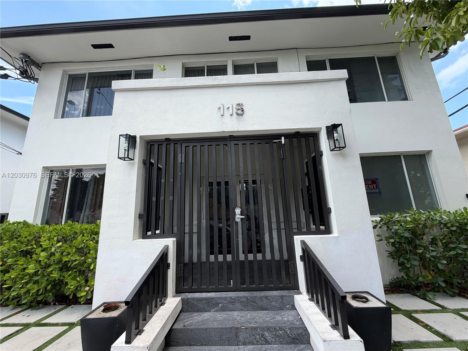 115 SW 11th Ave # 1