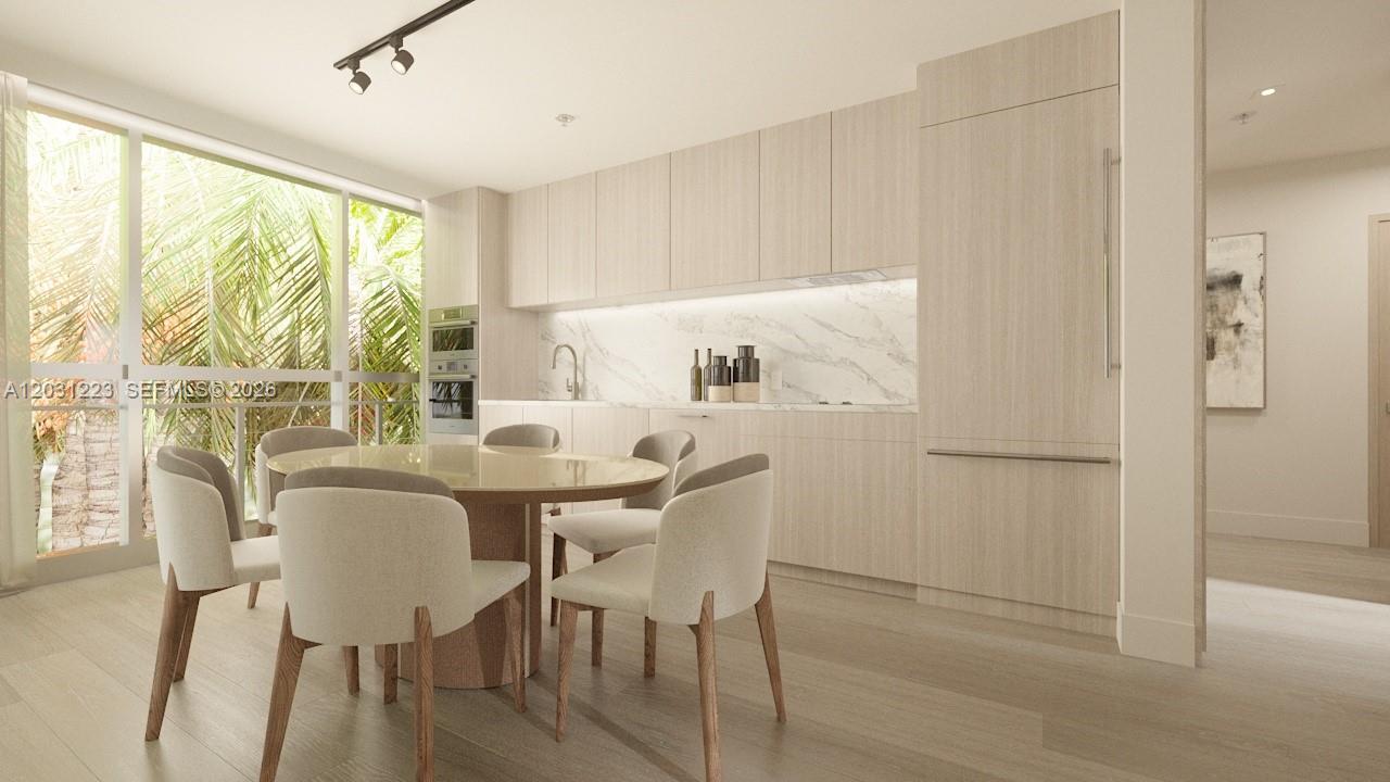 260 Collins Ave # 303