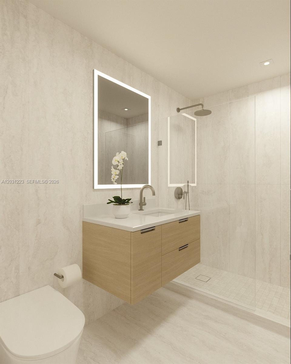 260 Collins Ave # 303