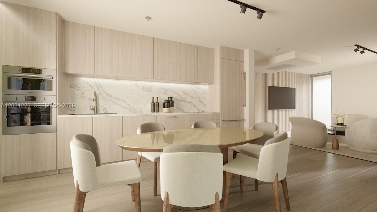 260 Collins Ave # 303