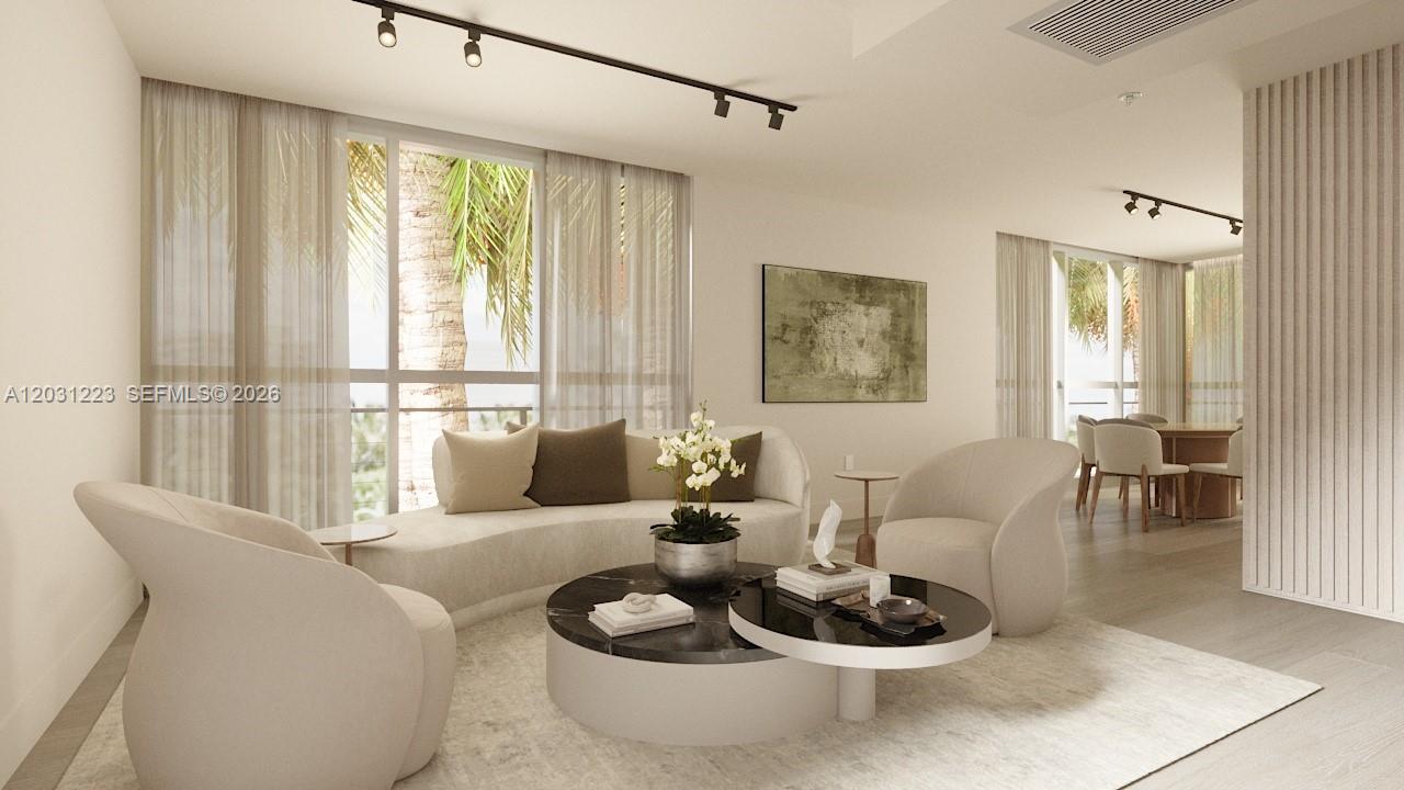 260 Collins Ave # 303