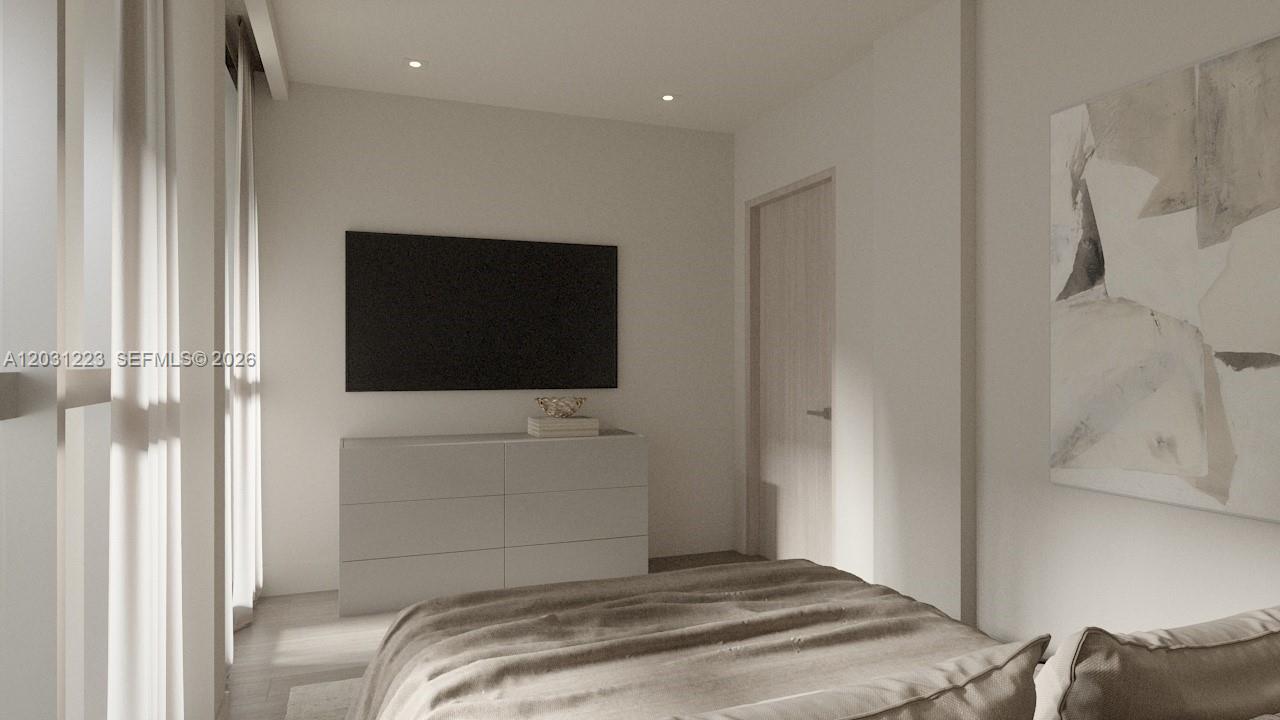 260 Collins Ave # 303