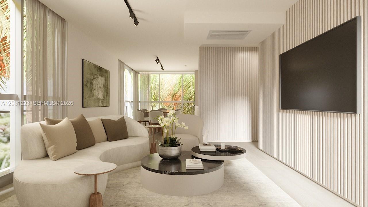 260 Collins Ave # 303