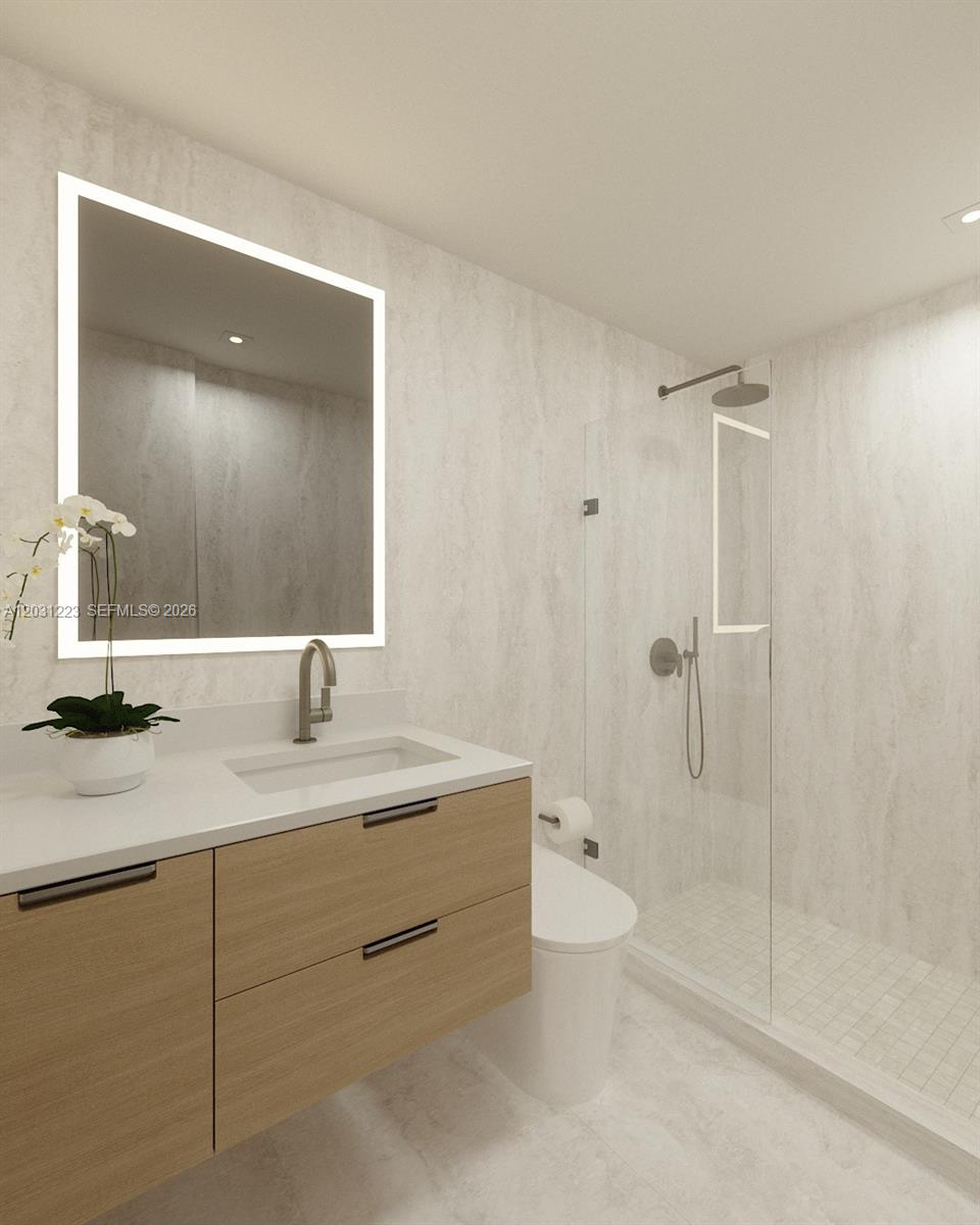 260 Collins Ave # 303