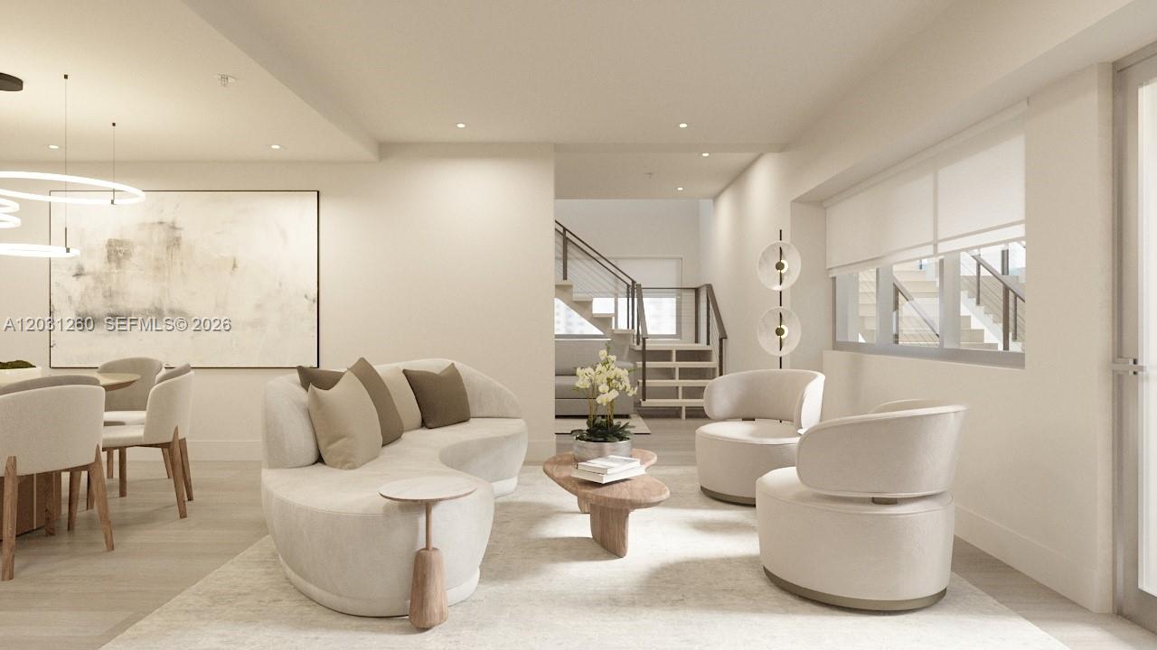 250 Collins Ave # 207