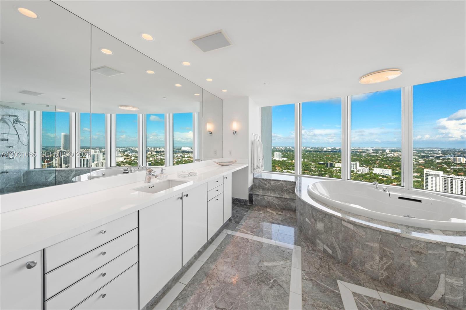 1643 Brickell Ave # 4102
