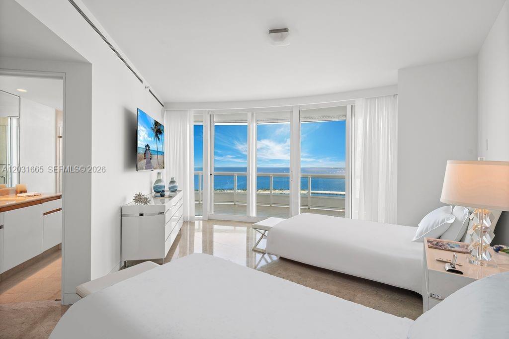 1643 Brickell Ave # 4102