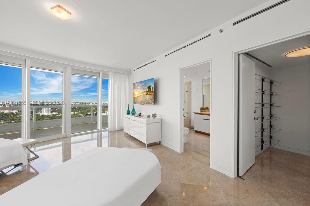 1643 Brickell Ave # 4102