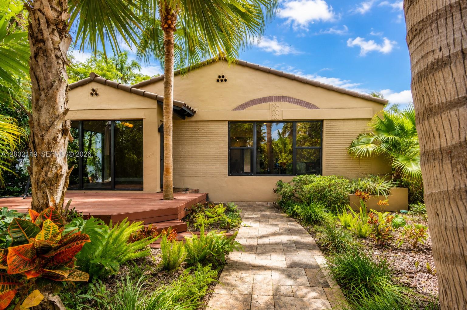 4230 Royal Palm Ave