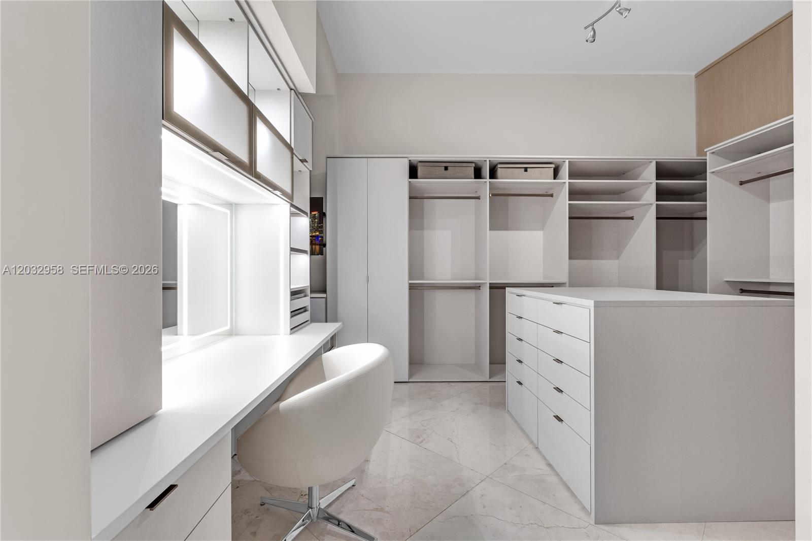 900 Brickell Key Blvd # 1002