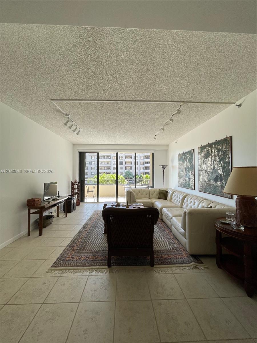 251 Crandon Blvd # 338