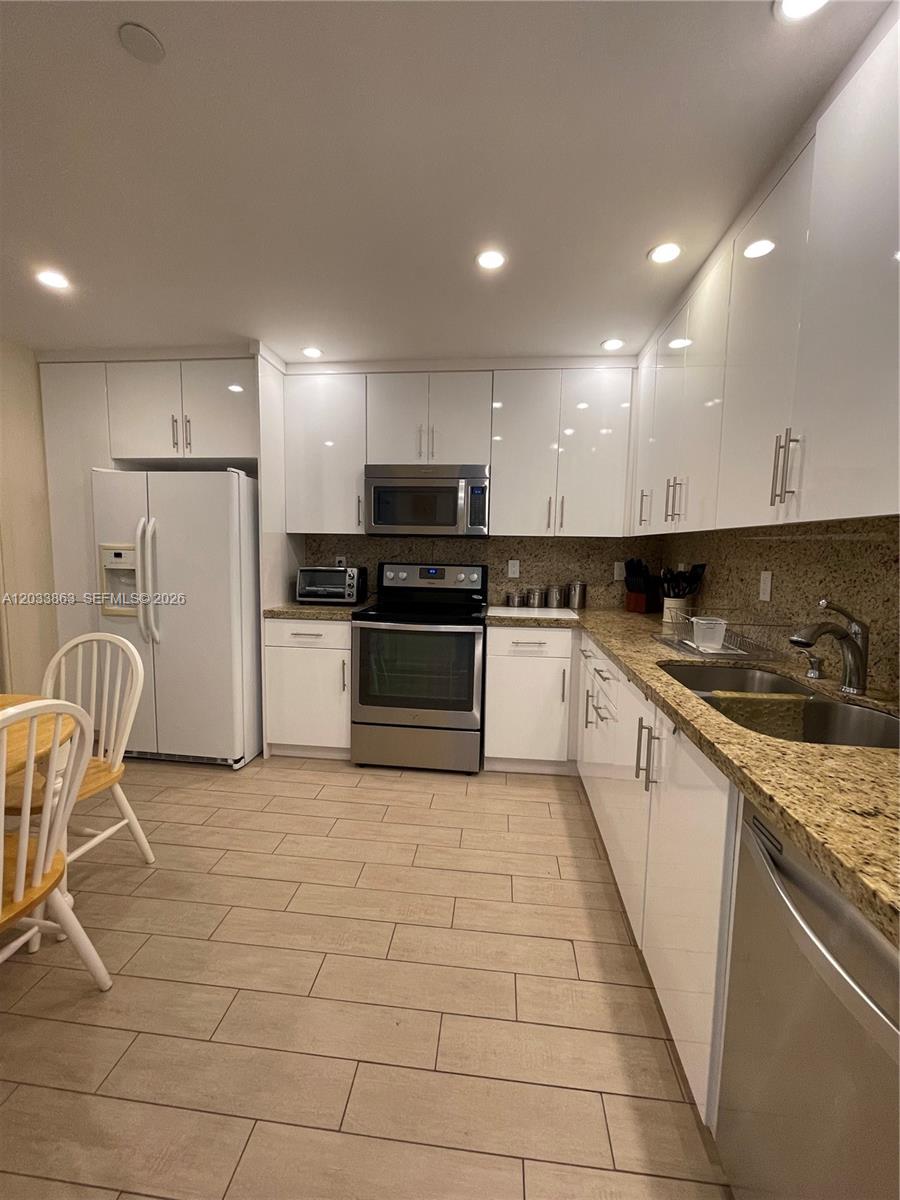 251 Crandon Blvd # 338