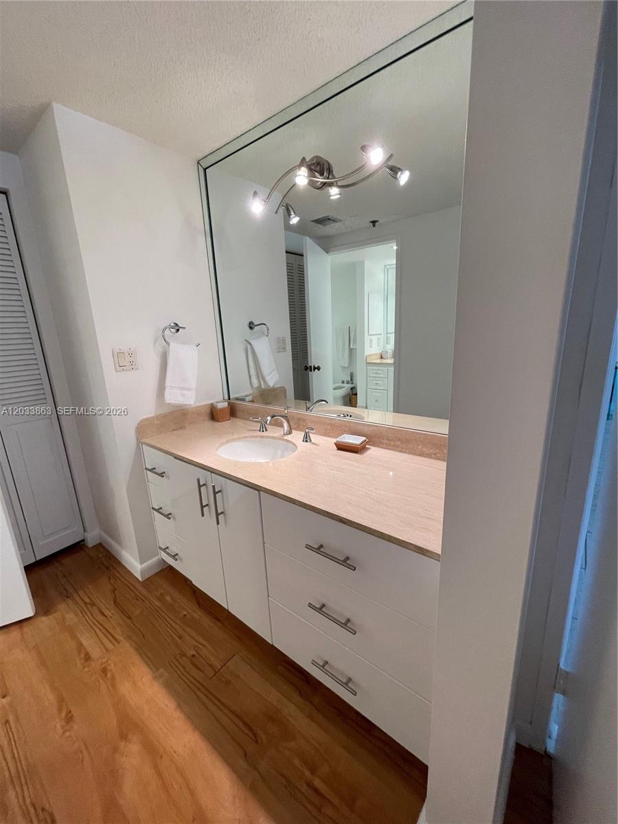 251 Crandon Blvd # 338