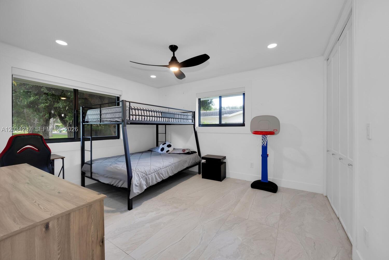 6860 SW 99th Ter