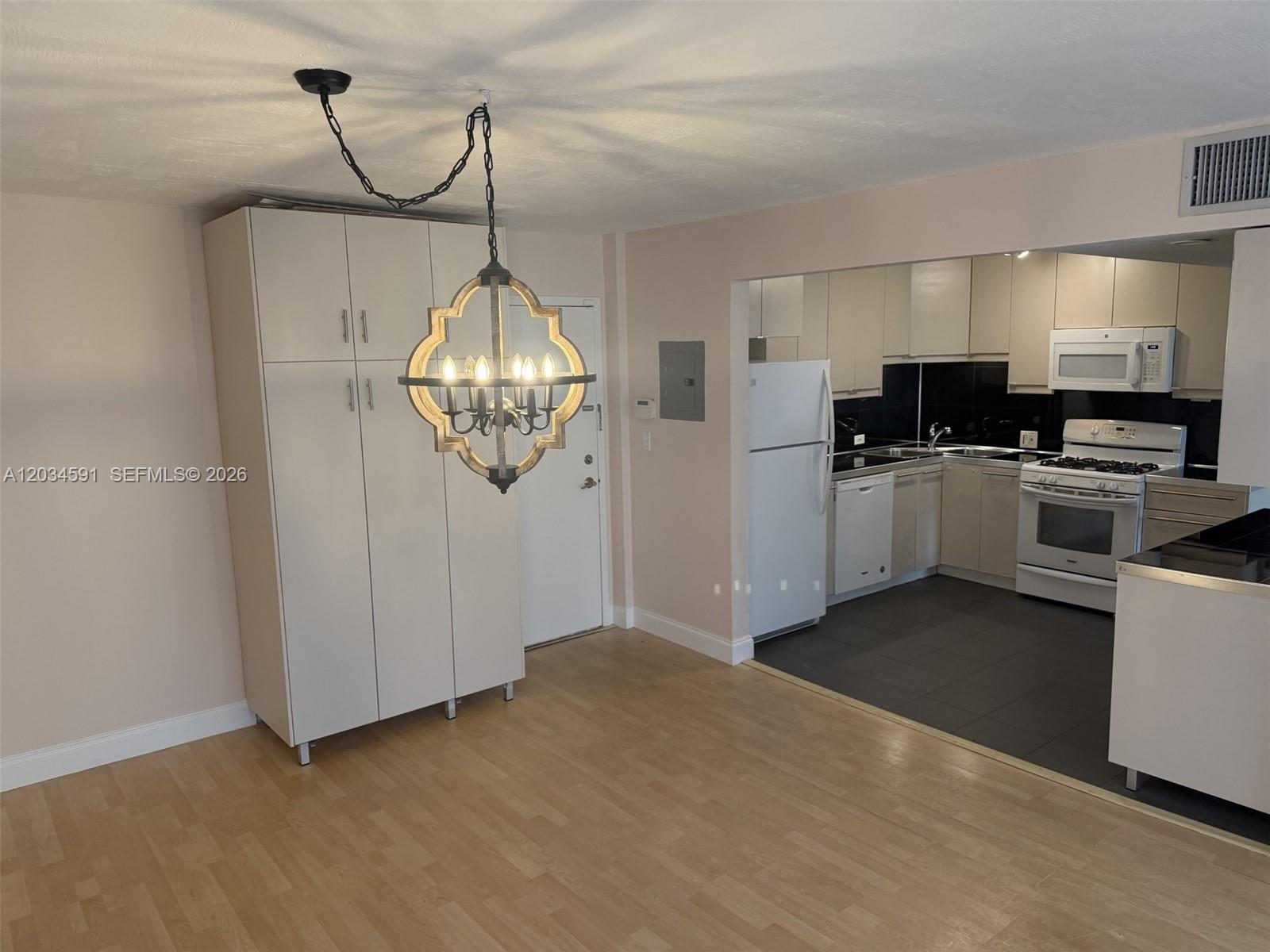 13120 SW 92nd Ave # 404 Unit: B-404