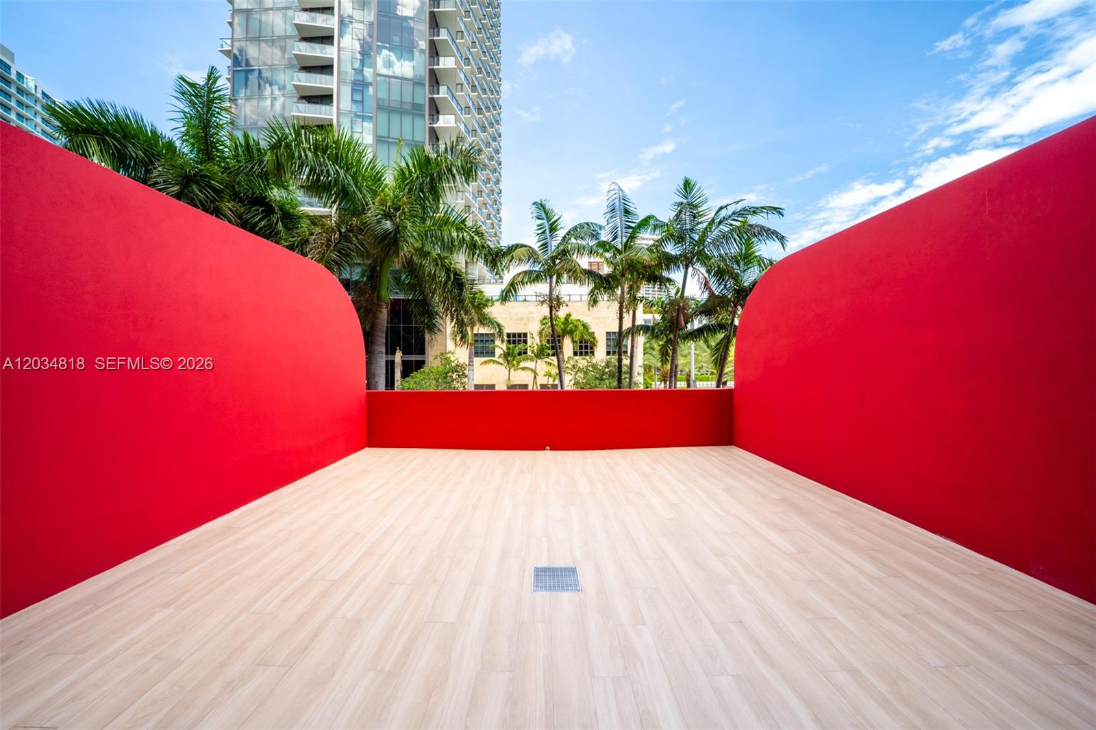 90 NE 32 St # 203