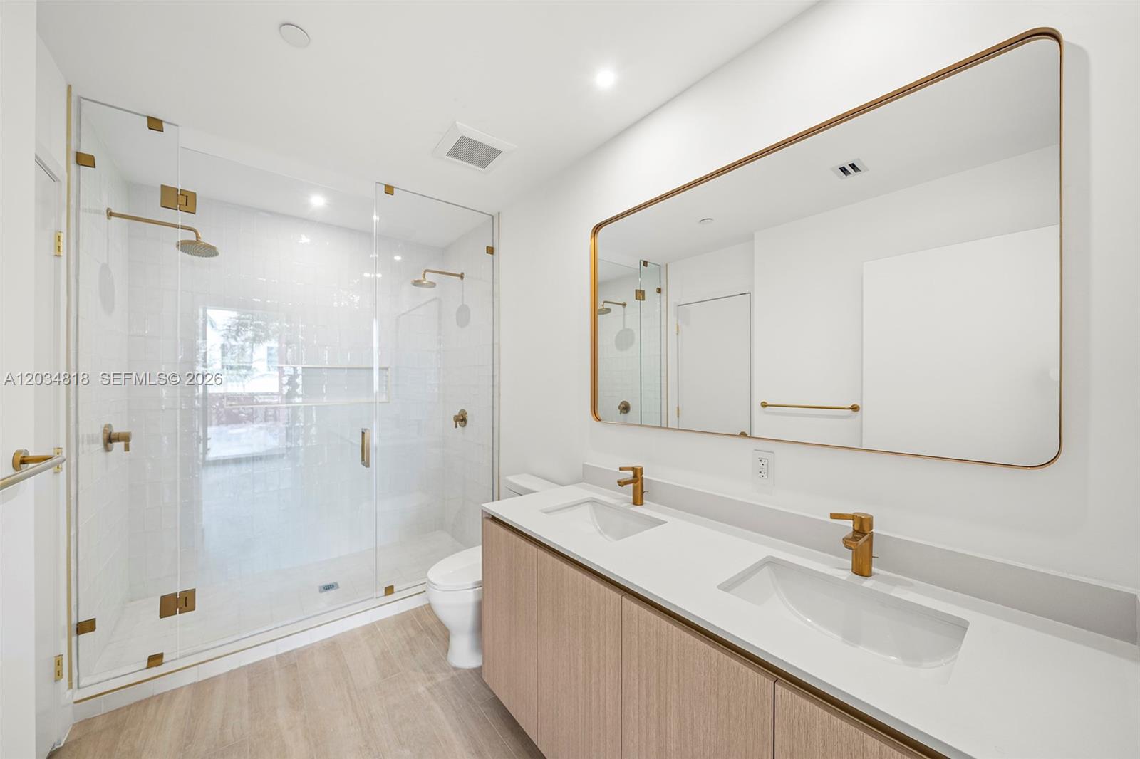 90 NE 32 St # 203