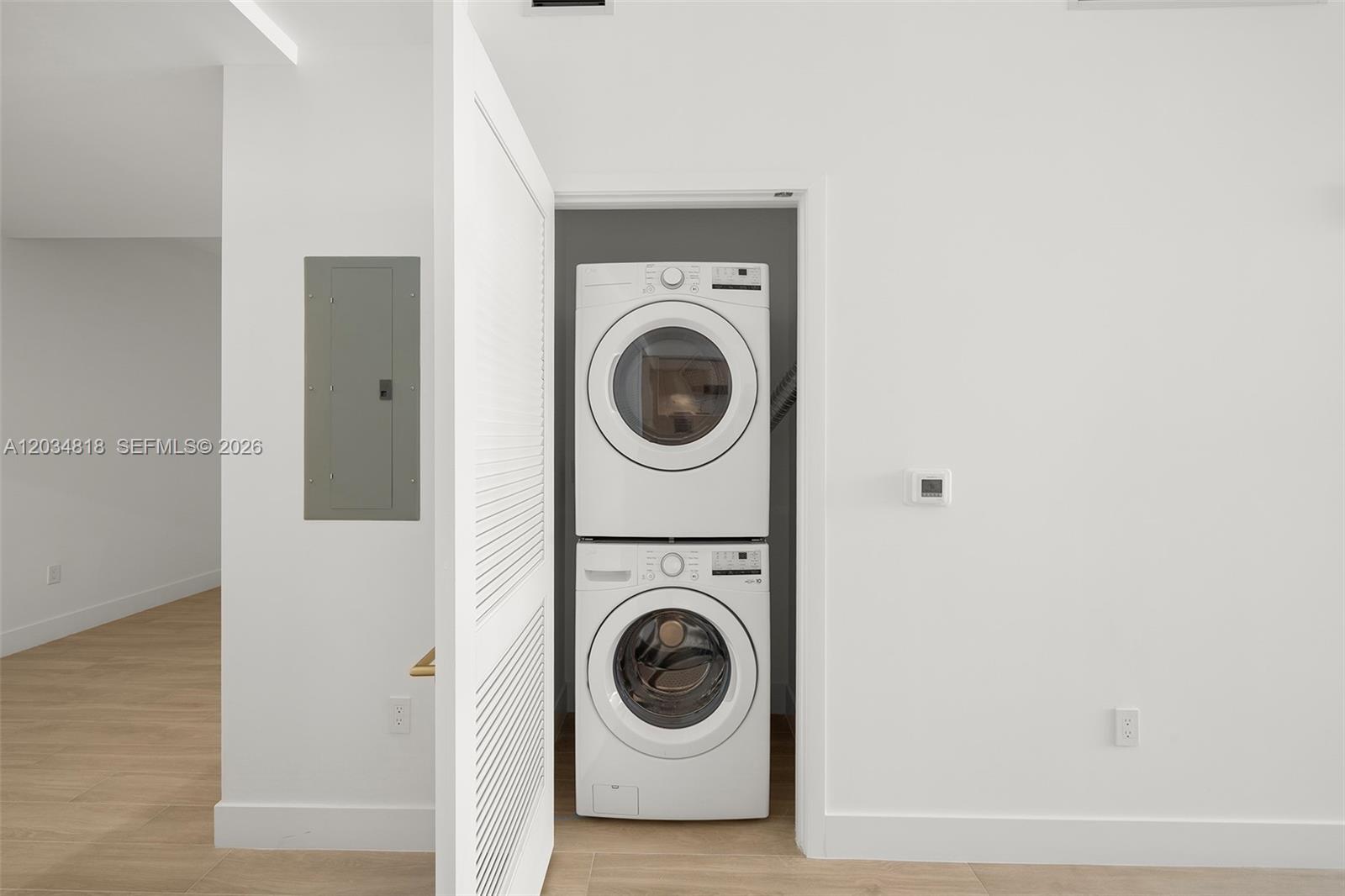 90 NE 32 St # 203
